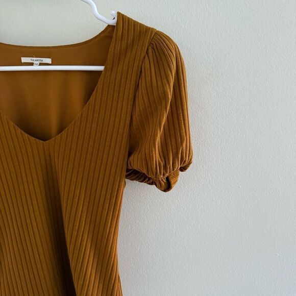 Tularosa Quinn Fitted Puff Sleeve Bodysuit - Picture 5 of 8